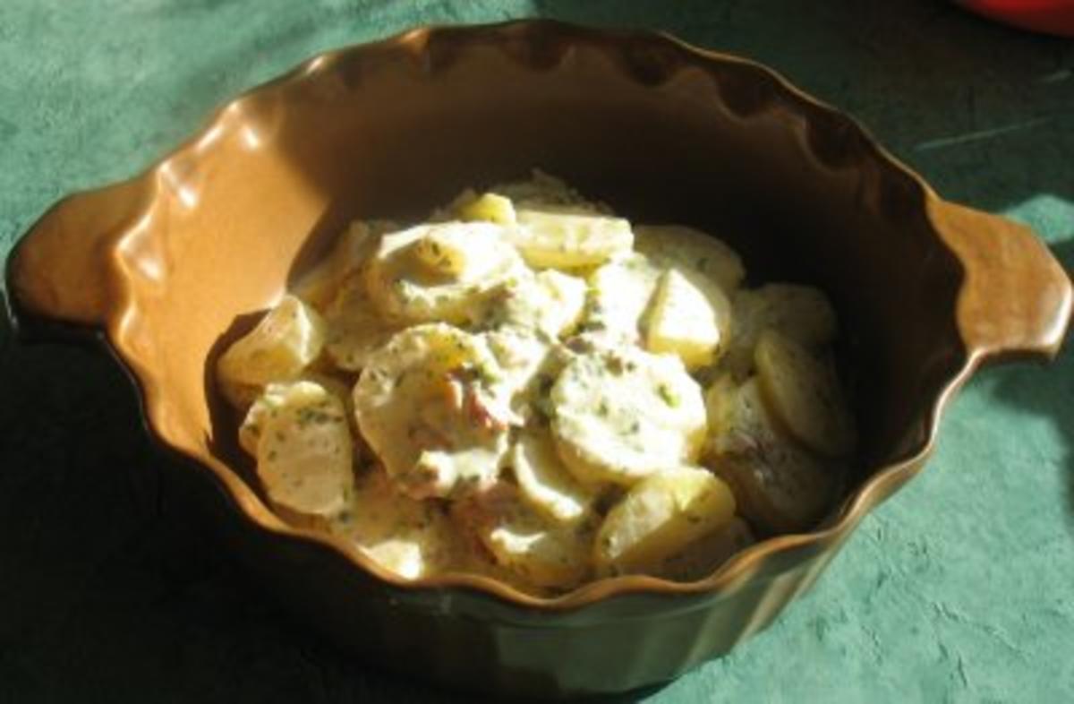 Salat - Einfacher Kartoffelsalat... mal mit Kräuter- mal mit Schmand-Kräuterdressing - Rezept - Bild Nr. 2