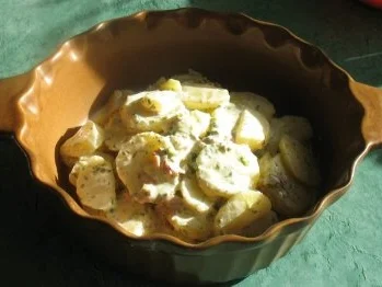 Rezept: Salat - Einfacher Kartoffelsalat... mal mit Kräuter- mal mit Schmand-Kräuterdressing Bild Nr. 2 Salat - Einfacher Kartoffelsalat... mal mit Kräuter- mal mit Schmand-Kräuterdressing - Rezept - Bild Nr. 2