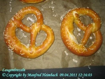 Brunch – Panierte Weißwurst mit frisch gebackenen Laugenbrezeln - Rezept - Bild Nr. 2