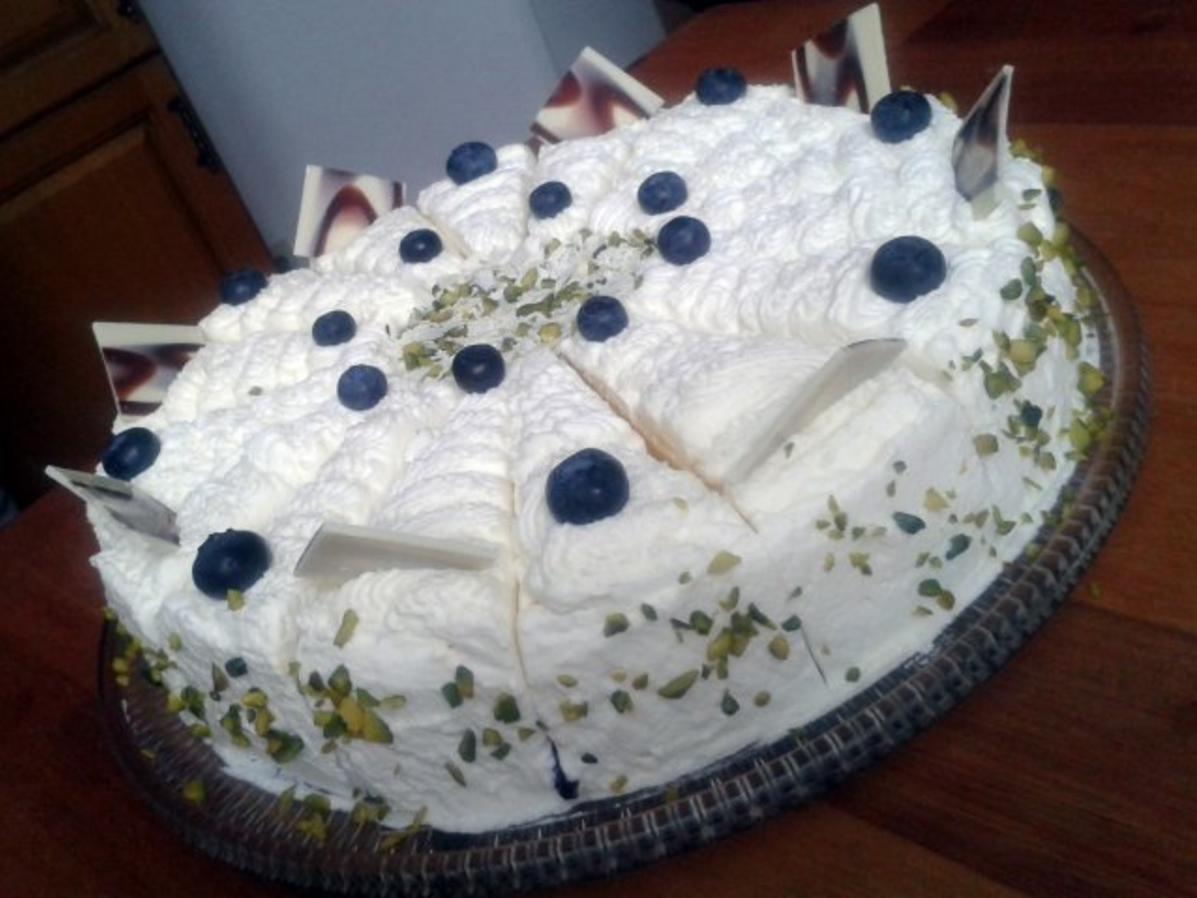 Heidelbeertorte mit weißer Schokolade - Rezept - kochbar.de