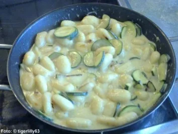 Pizzasteaks mit Zucchini-Gnocchi - Rezept - Bild Nr. 3