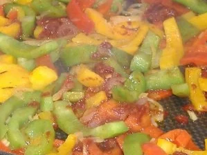 Salchichas vom Iberico-Schwein mit Paprikaragout - Rezept - Bild Nr. 3