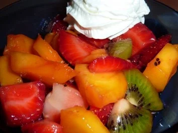 Dessert: Obstsalat für Große - Rezept