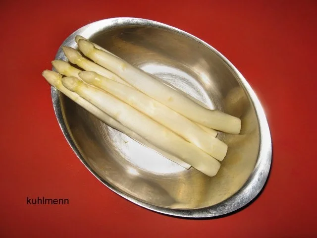 Rezept: Frischer weißer Beelitzer Spargel Bild Nr. 3 Frischer weißer Beelitzer Spargel - Rezept - Bild Nr. 3