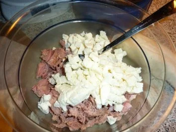 Rezept: Gebäck herzhaft: Blätterteigrolle mit Tunfischfüllung Bild Nr. 2 Gebäck herzhaft: Blätterteigrolle mit Tunfischfüllung - Rezept - Bild Nr. 2