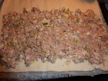 Rezept: Gebäck herzhaft: Blätterteigrolle mit Tunfischfüllung Bild Nr. 4 Gebäck herzhaft: Blätterteigrolle mit Tunfischfüllung - Rezept - Bild Nr. 4