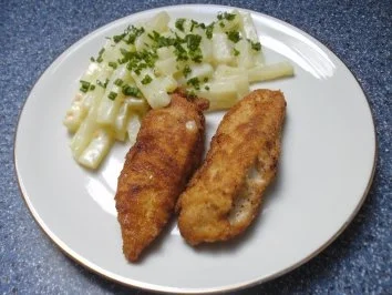 Rezept: Backhendl mit Rahmkohlrabi Backhendl mit Rahmkohlrabi - Rezept