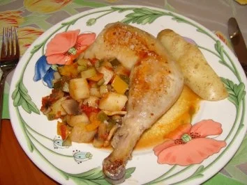 Hühnerschenkel mit Spargelratatouille - Rezept