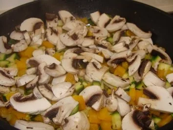 Hühnerschenkel mit Spargelratatouille - Rezept - Bild Nr. 7