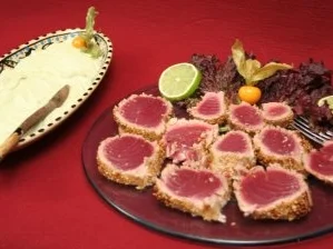 Rezept: Mariniertes kurzgebratenes Tunfischfilet in Sesamkruste, dazu Avocadocreme Mariniertes kurzgebratenes Tunfischfilet in Sesamkruste, dazu Avocadocreme - Rezept