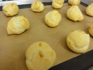 Gefüllte Profiteroles mit Vanilleeis - Rezept - Bild Nr. 3