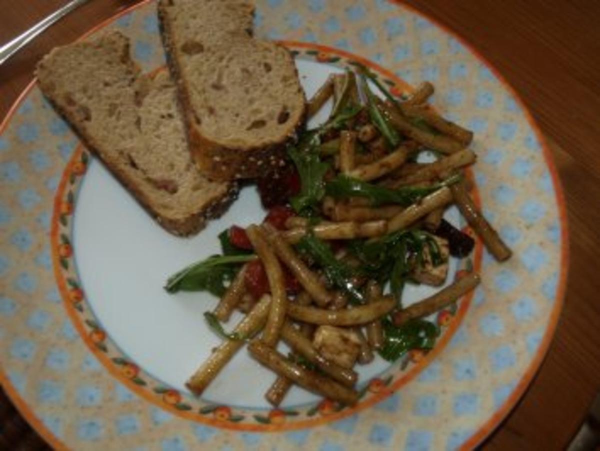 Bilder für Nudelsalat mit Ruccola - Rezept