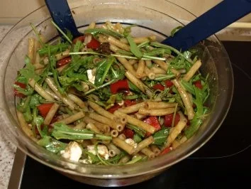 Rezept: Nudelsalat mit Ruccola Bild Nr. 6 Nudelsalat mit Ruccola - Rezept - Bild Nr. 6