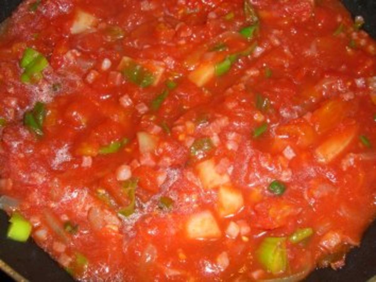 Knusprige Käserollen auf Tomatensauce - Rezept - Bild Nr. 4