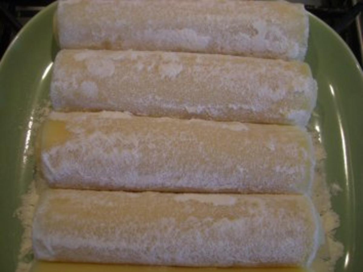 Knusprige Käserollen auf Tomatensauce - einfach - 401 kcal/100g