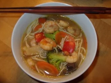 Rezept: C: Woksuppe mit Garnelen C: Woksuppe mit Garnelen - Rezept