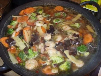 Rezept: C: Woksuppe mit Garnelen Bild Nr. 2 C: Woksuppe mit Garnelen - Rezept - Bild Nr. 2