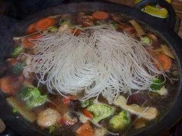 Rezept: C: Woksuppe mit Garnelen Bild Nr. 3 C: Woksuppe mit Garnelen - Rezept - Bild Nr. 3