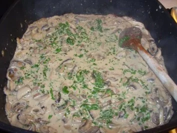 Rezept: D: Schweinefilet mit Schwammerln und Bärlauchspätzle Bild Nr. 4 D: Schweinefilet mit Schwammerln und Bärlauchspätzle - Rezept - Bild Nr. 4