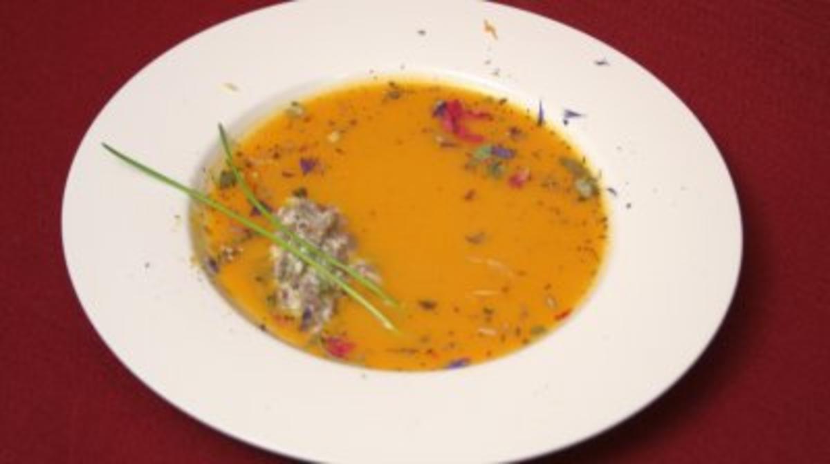 Cremesuppe von der Süßkartoffel mit gebratenem Lammfilet - Rezept