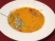 Cremesuppe von der Süßkartoffel mit gebratenem Lammfilet - Rezept