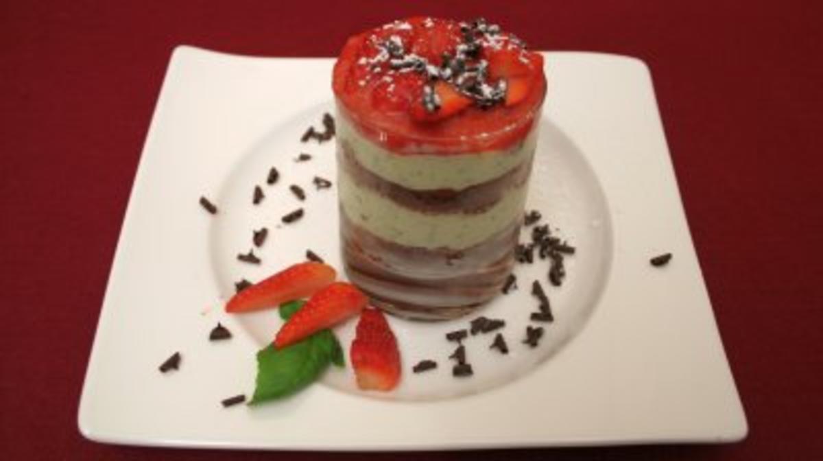 Bilder für Basilikum-Tiramisu mit Erdbeer-Ragout - Rezept