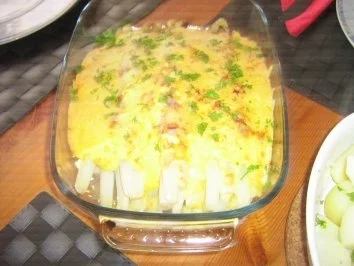 Rezept: Spargel in Schinken eingerollt mit Sauce Hollandaise und Gouda überbacken Bild Nr. 5 Spargel in Schinken eingerollt mit Sauce Hollandaise und Gouda überbacken - Rezept - Bild Nr. 5