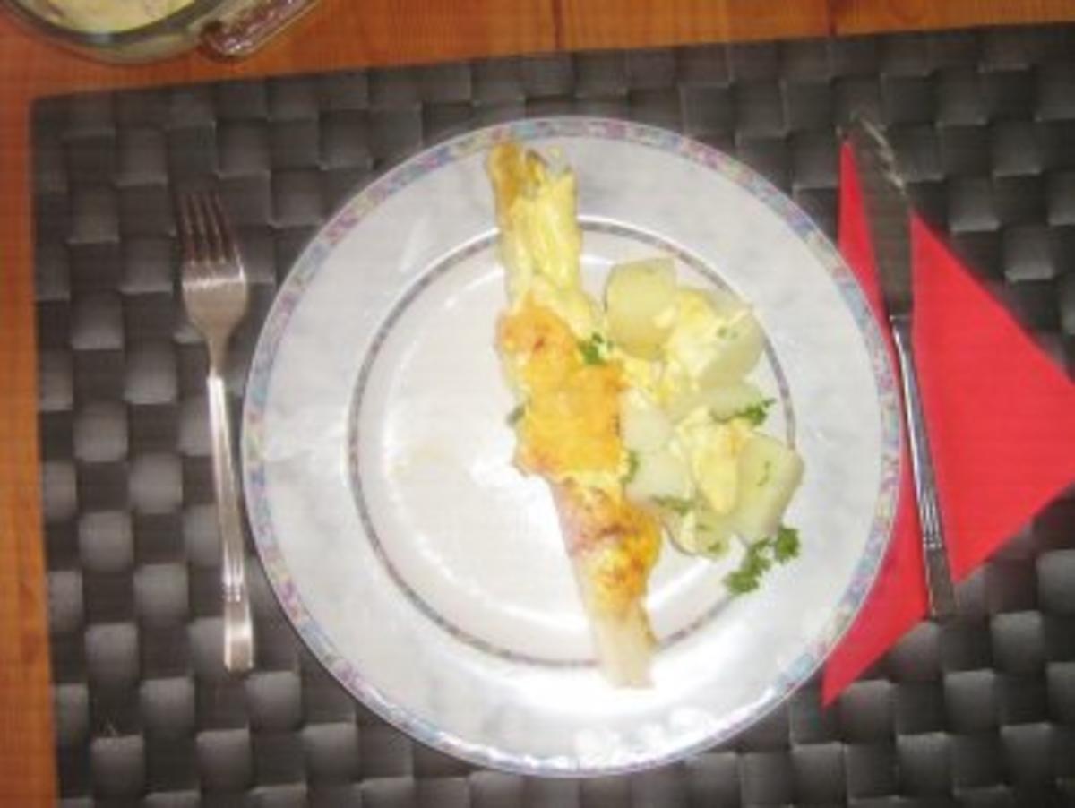 Spargel in Schinken eingerollt mit Sauce Hollandaise und Gouda überbacken - Rezept - Bild Nr. 7