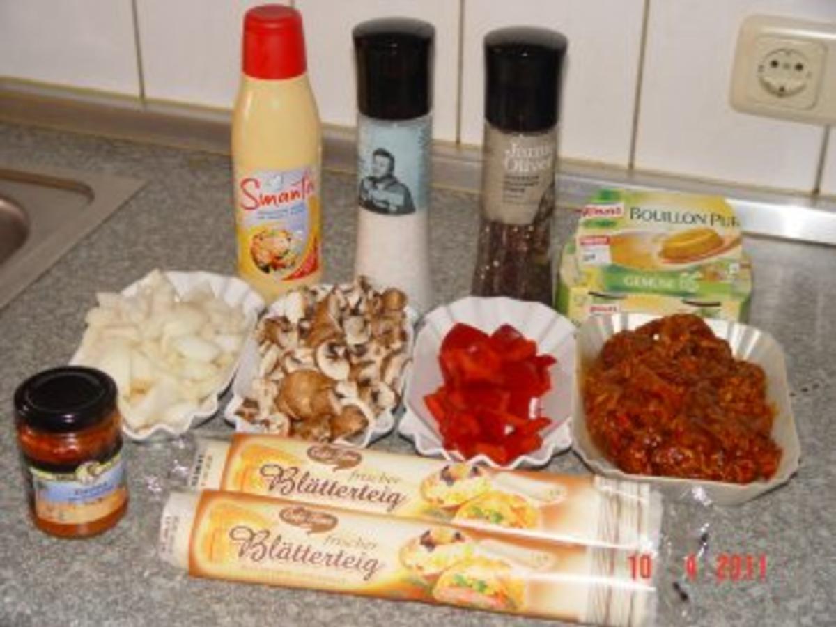 Schweinegeschnetzeltes Gyros Art in Blätterteig - einfach - 142 kcal/100g