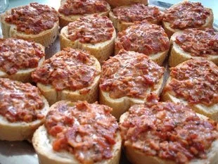 Rezept: Pizzabrötschen Bild Nr. 2 Pizzabrötschen - Rezept - Bild Nr. 2