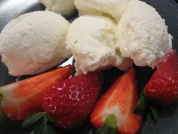 Rezept: Buttermilch-Limetten-Mousse Bild Nr. 2 Buttermilch-Limetten-Mousse - Rezept - Bild Nr. 2