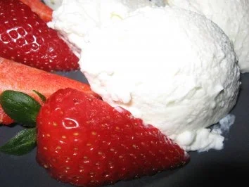 Rezept: Buttermilch-Limetten-Mousse Bild Nr. 3 Buttermilch-Limetten-Mousse - Rezept - Bild Nr. 3