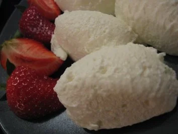 Rezept: Buttermilch-Limetten-Mousse Buttermilch-Limetten-Mousse - Rezept