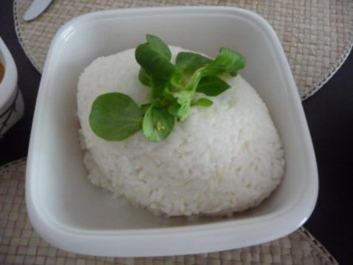 Geflügel : Indisches Curryhühnchen  mit Reis und grünem Salat - Rezept - Bild Nr. 3