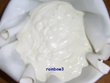 Rezept: Brotaufstrich: Labna ... arabische Frischkäsebällchen in Öl Bild Nr. 4 Brotaufstrich: Labna ... arabische Frischkäsebällchen in Öl - Rezept - Bild Nr. 4