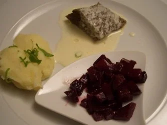 Tafelspitz an Fenchel-Sellerieschnee dazu Rote Bete - Rezept