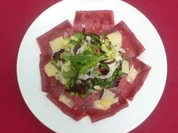 Fenchelsalat mit Bündnerfleisch und Parmesan - Rezept