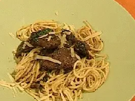 Spaghetti in Pilzbutter mit Geflügelleber - Rezept