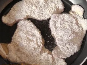 Rezept: ~Mittagstisch~Schweineschnitzel Wiener Art mit Kartoffelkästchen und Blumenkohl Bild Nr. 13 ~Mittagstisch~Schweineschnitzel Wiener Art mit Kartoffelkästchen und Blumenkohl - Rezept - Bild Nr. 13