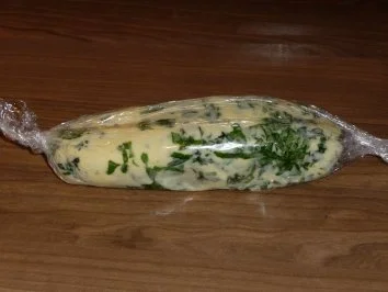 Rezept: Soßen und Dip´s - Basilikumbutter zum Grillen Bild Nr. 2 Soßen und Dip´s - Basilikumbutter zum Grillen - Rezept - Bild Nr. 2