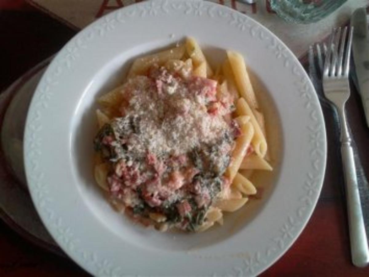 PENNE MIT RUCOLA IN WEINSOSSE - Rezept mit Bild - kochbar.de