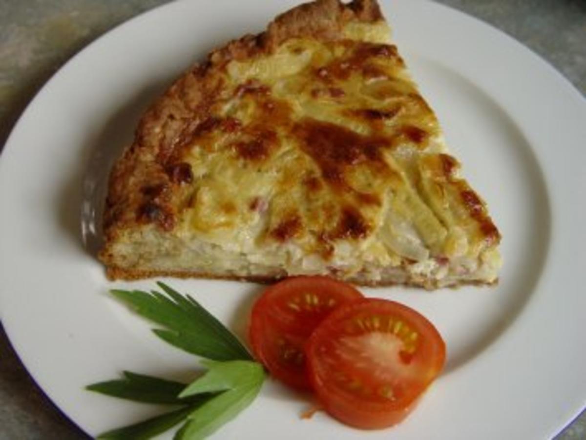 Pikante Käse – Zwiebel – Quiche - Rezept - kochbar.de