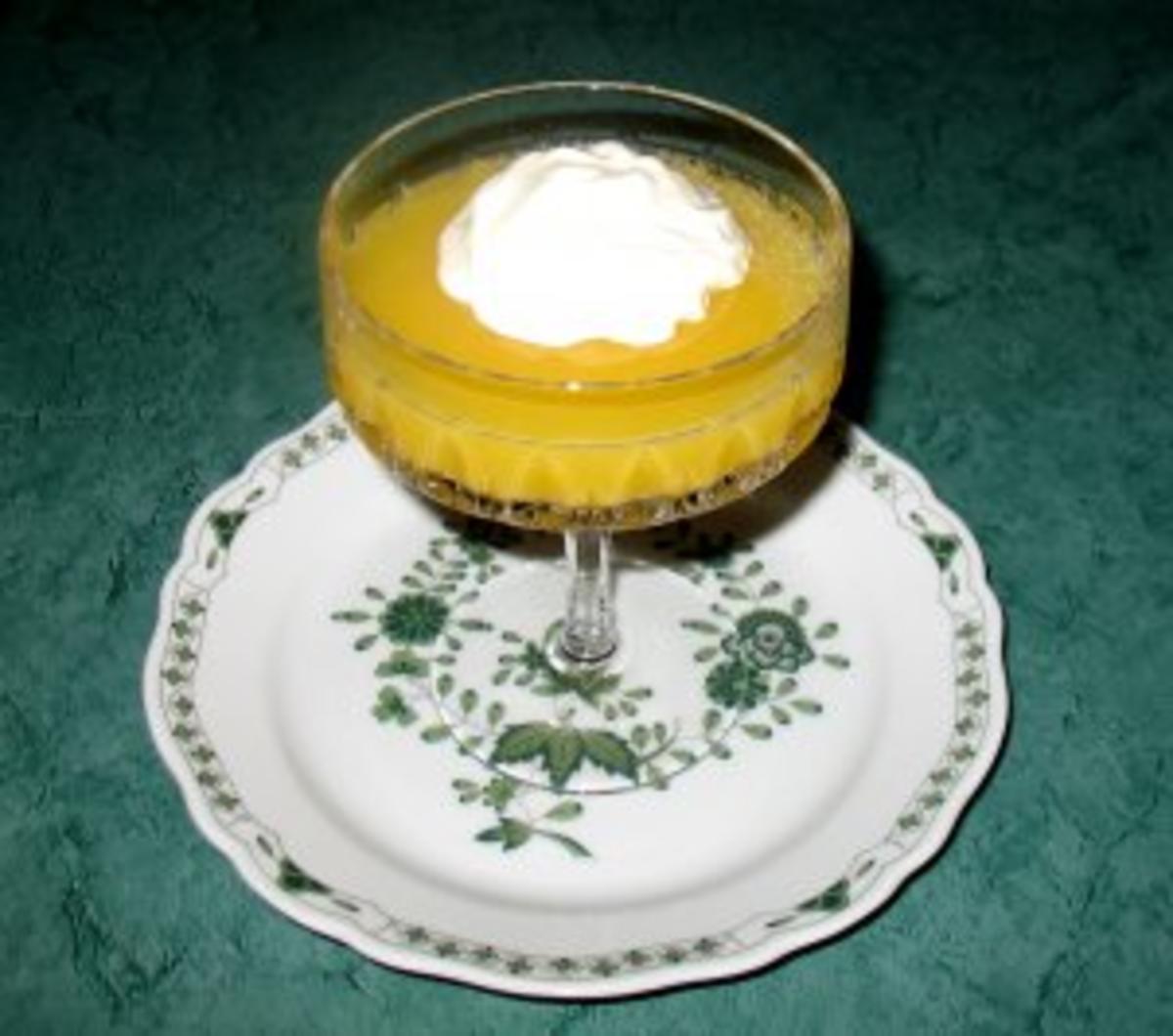 Dessert - Orangengelee mit Sahnetupfer - Rezept