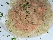 Blaulengfilet in Lachs-Dillsoße und ital. Pasta - Rezept