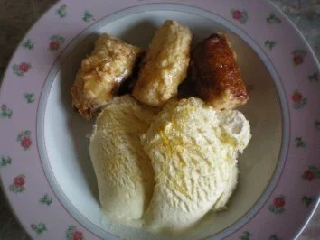 Rezept: Fritierte Bananen mit Vanilleeis und Honig Fritierte Bananen mit Vanilleeis und Honig - Rezept