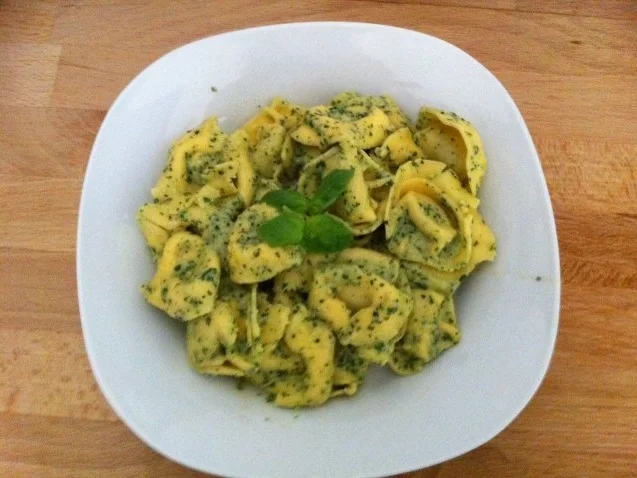 Tortellini mit Bärlauchpesto - Rezept