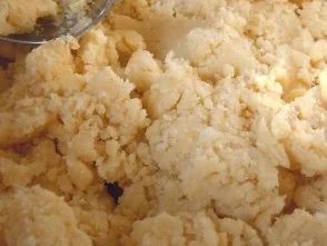 Rhabarber-Tonka-Krümelkuchen - Rezept - Bild Nr. 3