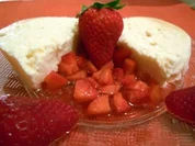 Kokosparfait mit marinierten Erdbeeren - Rezept