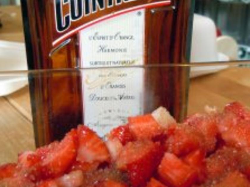 Kokosparfait mit marinierten Erdbeeren - einfach - 121 kcal/100g