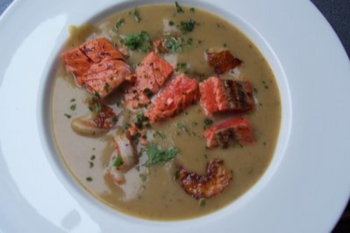 Sellerie-Lauchsüppchen mit Einlage von Lachs und Garnelen - Rezept